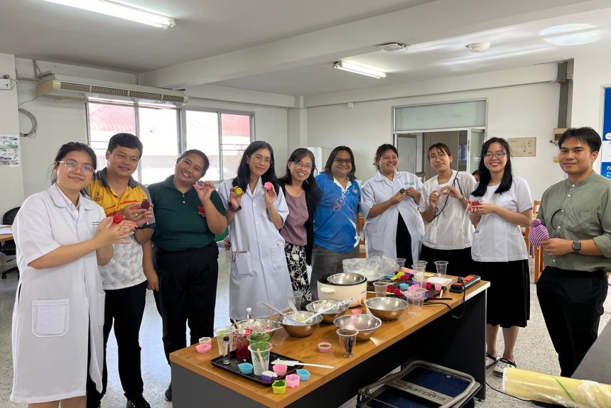 กิจกรรมนอกหลักสูตร (Extra-curriculum) ประจำเดือนสิงหาคม 2567 ในหัวข้อ การทำสบู่สร้างสรรค์ กิจกรรมนอกหลักสูตร (Extra-curriculum) ประจำเดือนสิงหาคม 2567 ในหัวข้อ การทำสบู่สร้างสรรค์