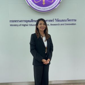 โรงพยาบาลมหาวิทยาลัยเทคโนโลยีสุรนารี  ขอแสดงความยินดีและร่วมภาคภูมิใจกับคุณอภิญญา จูศิริ ตำแหน่ง นักวิชาการการศึกษา สังกัดฝ่ายการแพทย์และทันตกรรม โรงพยาบาลมหาวิทยาลัยเทคโนโลยีสุรนารี